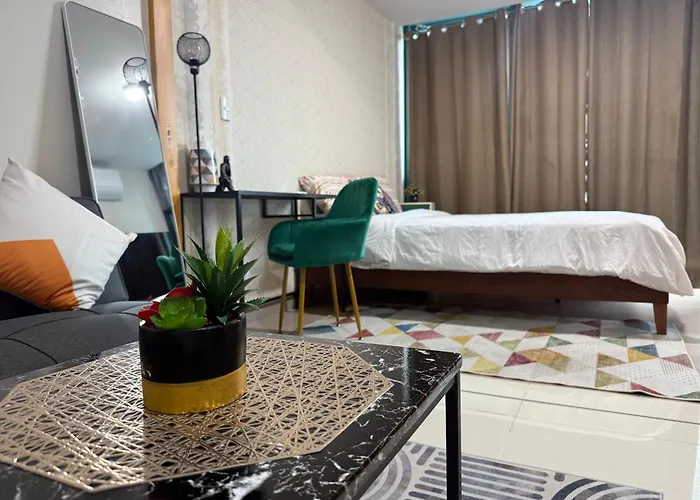 Aparthotel One Uptown Residences, Bgc, Taguig 4*